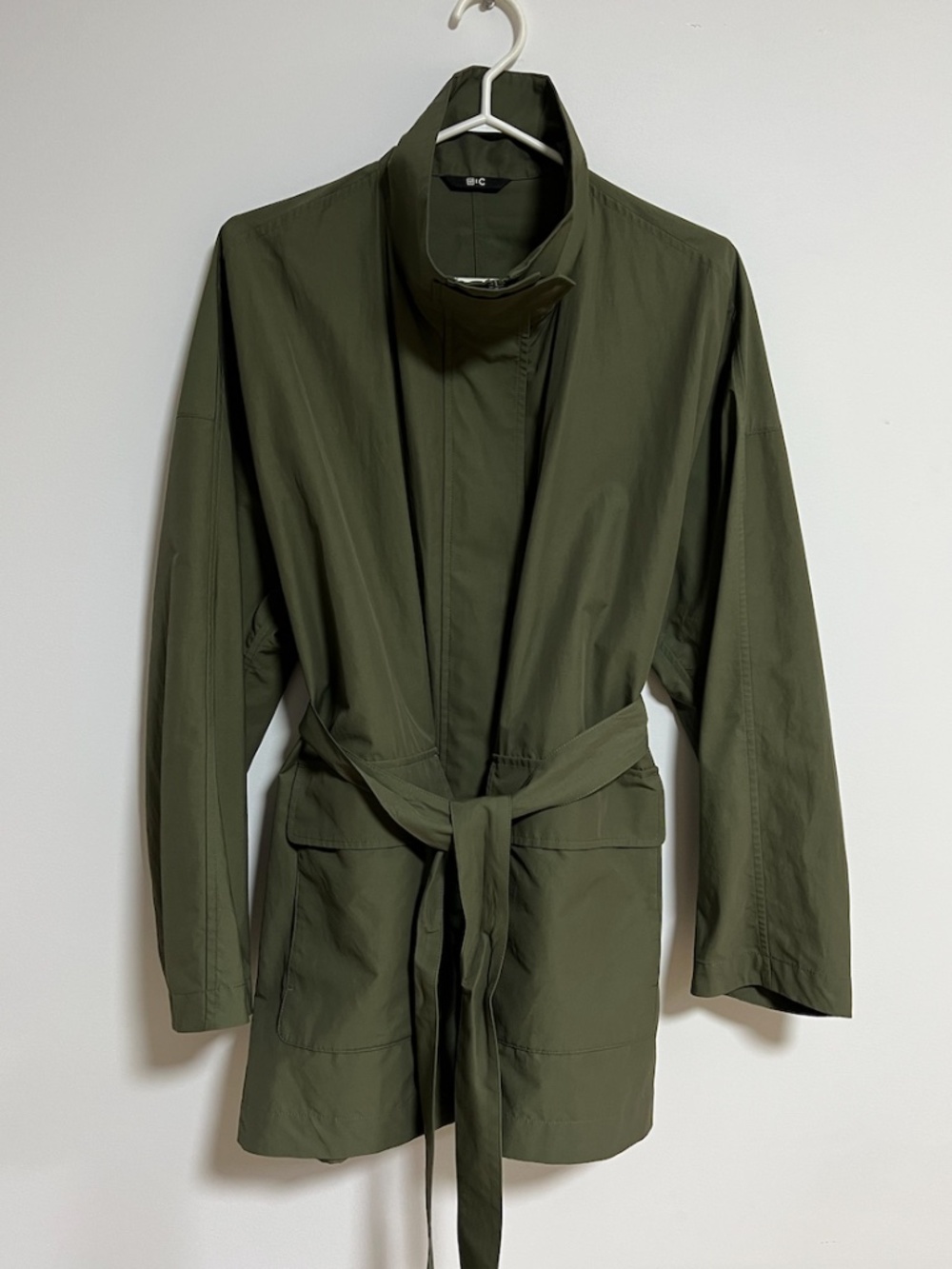 Uniqlo Rain trench jacket parka, Women, Medium (oversized)